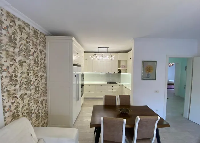 Us Embassy * Τίρανα