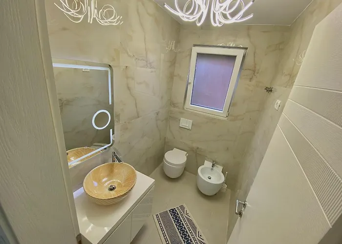 Us Embassy Τίρανα